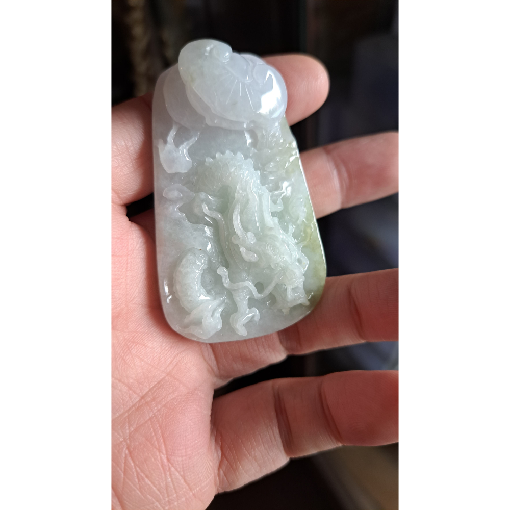 逸品軒~天然緬甸玉A貨-R2179-龍如意墜子 長64.1mm寬39.8mm厚13.8mm 雕如意及三爪龍。 龍如意祥雲-細節圖2