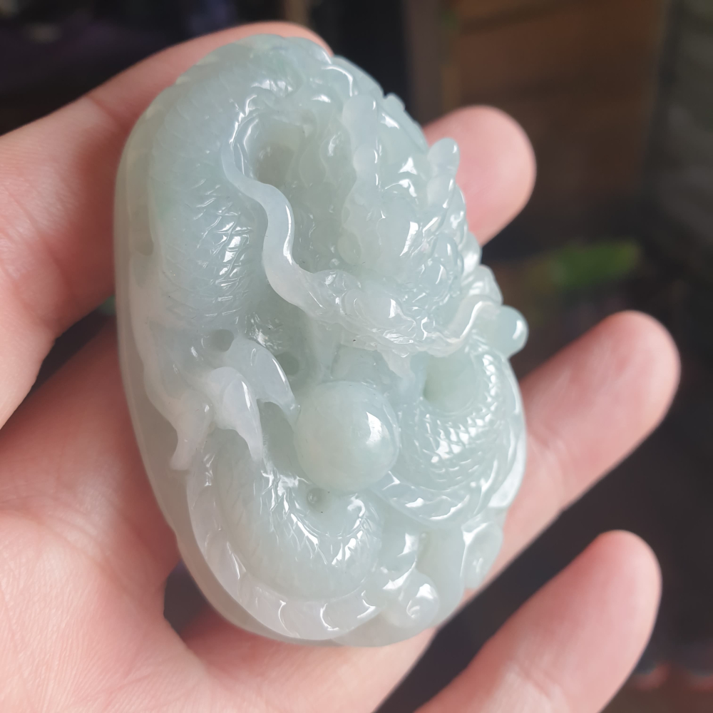 逸品軒~天然緬甸玉A貨-R2175-冰細糯晴水神龍護主墜子 長60.3mm寬42mm厚19.8mm 水頭好，玉質細膩-細節圖5