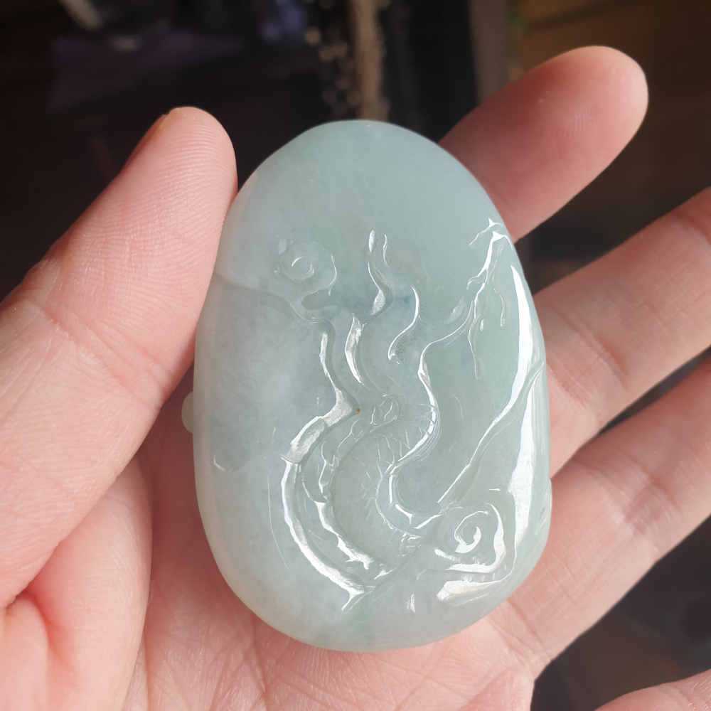 逸品軒~天然緬甸玉A貨-R2175-冰細糯晴水神龍護主墜子 長60.3mm寬42mm厚19.8mm 水頭好，玉質細膩-細節圖7