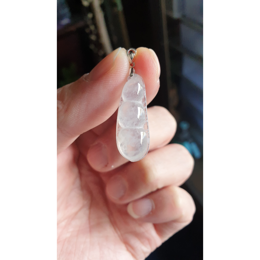 逸品軒~天然緬甸玉A貨-R2196-18K金頭鑲真鑽冰玻種福豆墜子 長28.1mm寬11.2mm厚6mm冰玻種，種水好-細節圖8