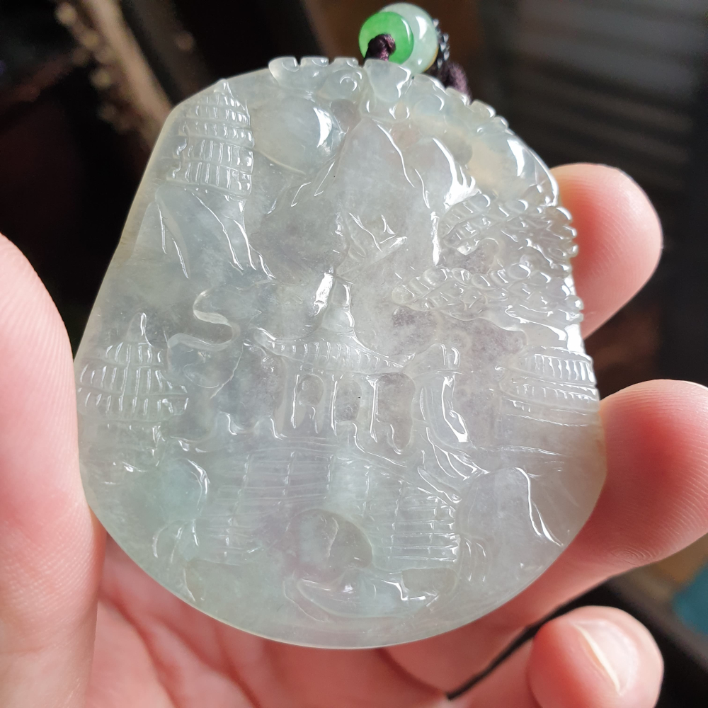 逸品軒~天然緬甸玉A貨-R2225-冰玻種山水貴人墜子(附亞瑟證書) 長55.2mm寬50.9mm厚4.1mm 種水好-細節圖5