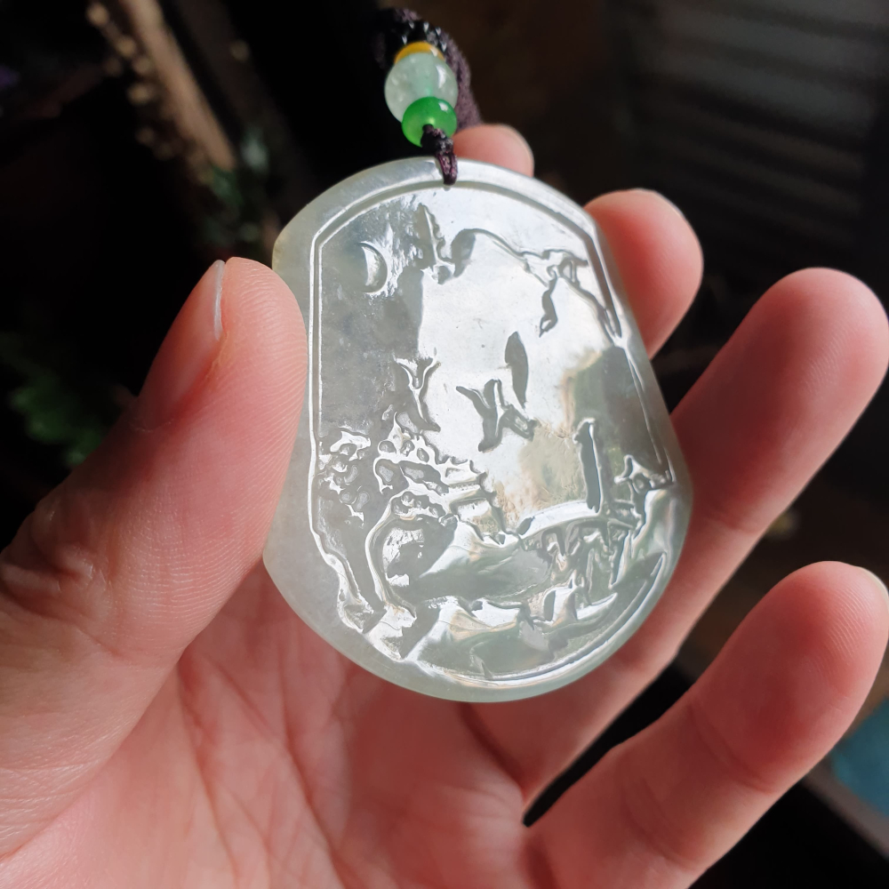 逸品軒~天然緬甸玉A貨-R2225-冰玻種山水貴人墜子(附亞瑟證書) 長55.2mm寬50.9mm厚4.1mm 種水好-細節圖6