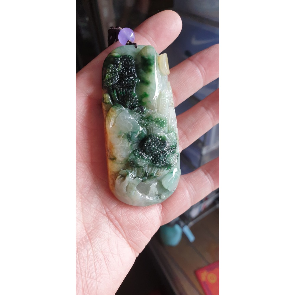 天然緬甸玉A貨-R2234-黃翡飄花山水貴人墜子 長78.4mm寬40.3mm厚16.5mm 糯種，顏色漂亮，巧色巧雕。-細節圖2