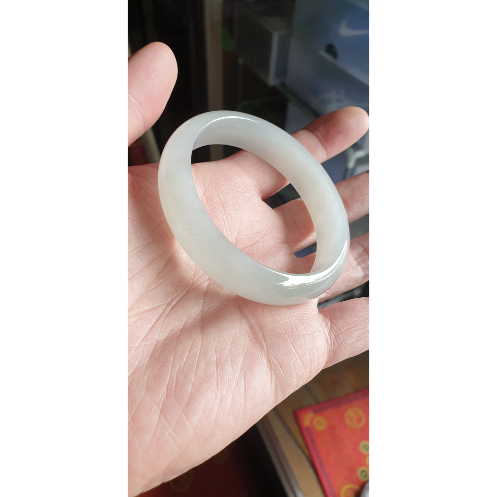 逸品軒~天然緬甸玉A貨-Y736-冰種玉鐲 寬14.6mm厚7mm內徑59.2mm約18.8圍 無紋無摳無裂，種水好-細節圖3
