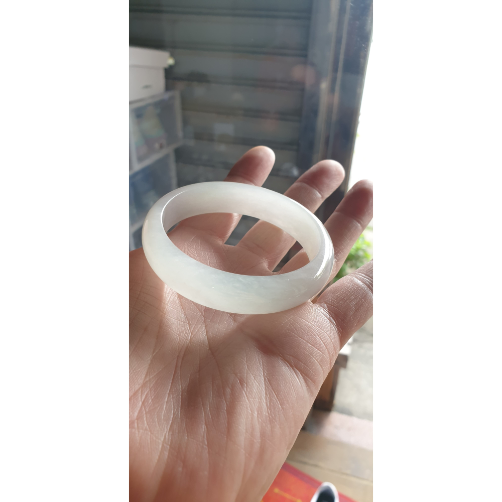 逸品軒~天然緬甸玉A貨-Y736-冰種玉鐲 寬14.6mm厚7mm內徑59.2mm約18.8圍 無紋無摳無裂，種水好-細節圖8