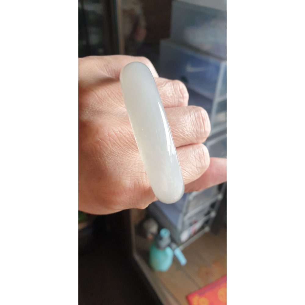 逸品軒~天然緬甸玉A貨-Y736-冰種玉鐲 寬14.6mm厚7mm內徑59.2mm約18.8圍 無紋無摳無裂，種水好-細節圖10
