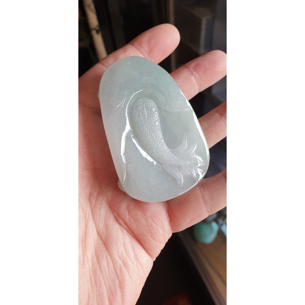 逸品軒~天然緬甸玉A貨-R2238-冰細糯龍牌墜子 長67.4mm寬45.3mm厚16.8mm 玉質細膩、手工精雕-細節圖6