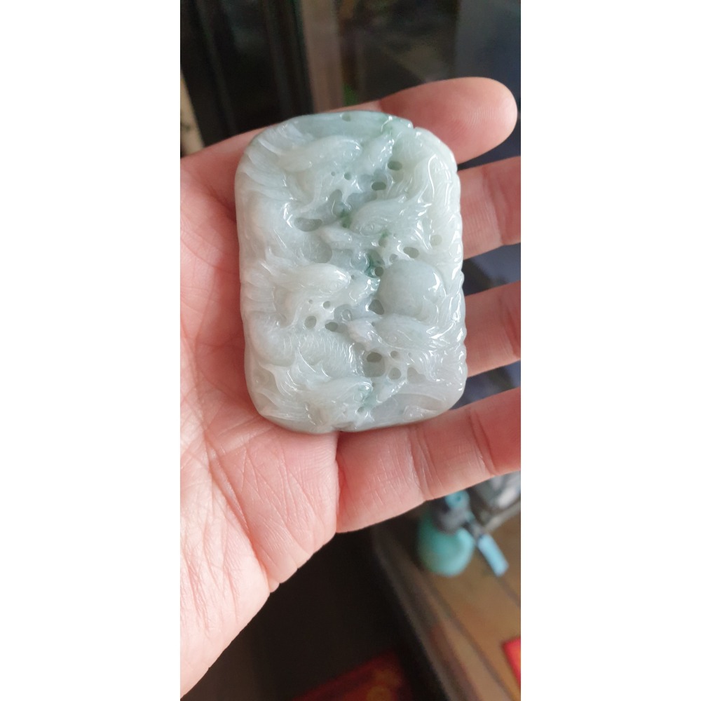 逸品軒~天然緬甸玉A貨-R2241-細糯飄花九龍牌墜子 長63.3mm寬45.2mm厚14mm 顏色漂亮，線條繁複生動。-細節圖7