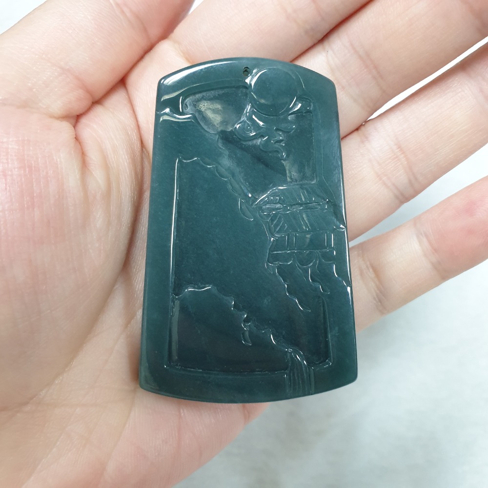 逸品軒～天然翡翠A貨-Z6329-瓜料府上有龍墜子 長58.9mm寬36mm厚9mm 💰優惠價2500元-細節圖3