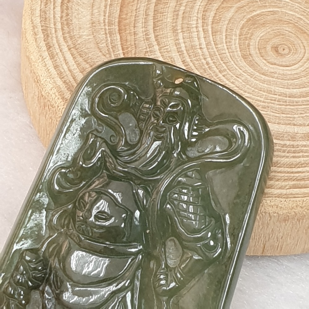 逸品軒～天然緬甸玉A貨-Z6340-冰糯油青關公墜子 長60.8mm寬34.9mm厚5mm-細節圖3