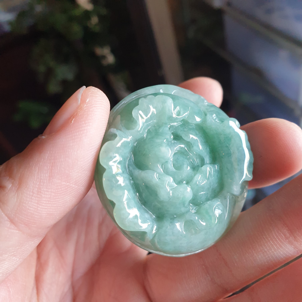 逸品軒~天然緬甸玉A貨-R2256-果綠牡丹花墜子 長44.5mm寬43.9mm厚12.2mm 顏色漂亮。-細節圖9