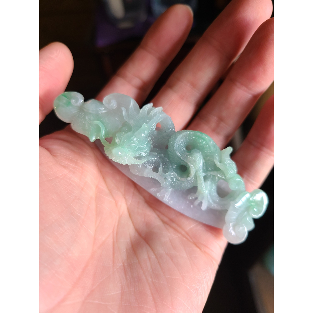 逸品軒~天然緬甸玉A貨-R2302-春彩龍如意擺件 長91.3mm寬26.5mm厚22mm 水頭好，顏色漂亮。 手工雕-細節圖4