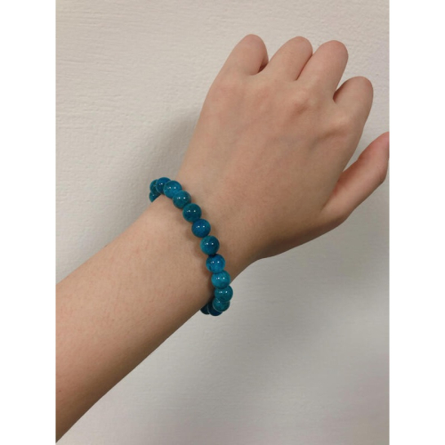 藍磷灰石手珠-G0033- 珠寬約8.1mm 💰特價450元 🌟適合手腕約14-15公分配戴。