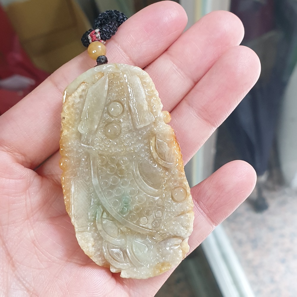 逸品軒~天然緬甸玉A貨-Z6449-黃翡錦灰堆（八破圖）墜子 長57.9mm寬32.5mm厚8.7mm-細節圖2