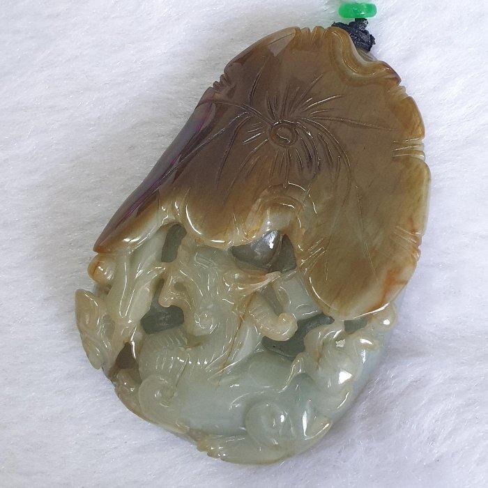 逸品軒～天然緬甸玉A貨-Z6546-黃翡荷葉貔貅墜子 長64.8mm寬45mm厚12.2mm 💰售價2680元-細節圖2