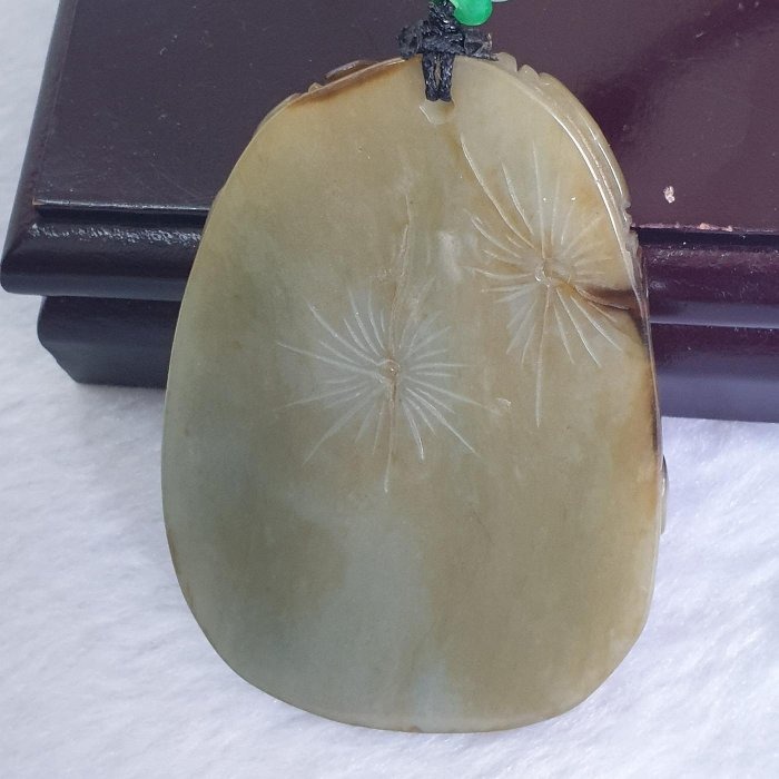 逸品軒～天然緬甸玉A貨-Z6546-黃翡荷葉貔貅墜子 長64.8mm寬45mm厚12.2mm 💰售價2680元-細節圖4