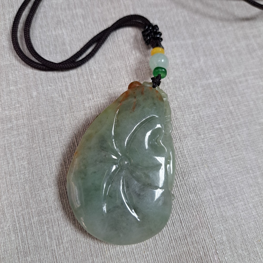 天然緬甸玉A貨-Z6582-年年有餘(魚)墜子 長64.8mm寬43.2厚15.2mm 💰售價2680元-細節圖2