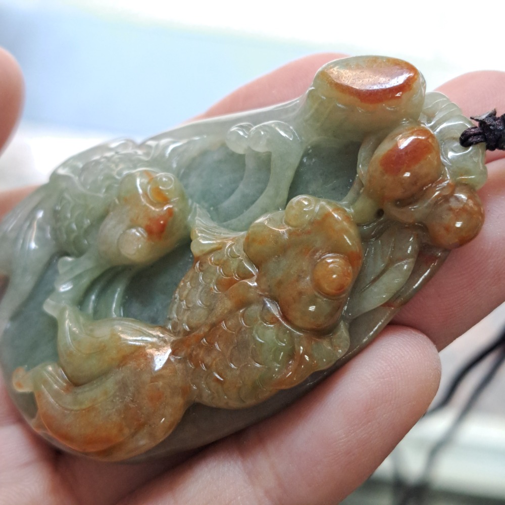 天然緬甸玉A貨-Z6582-年年有餘(魚)墜子 長64.8mm寬43.2厚15.2mm 💰售價2680元-細節圖5