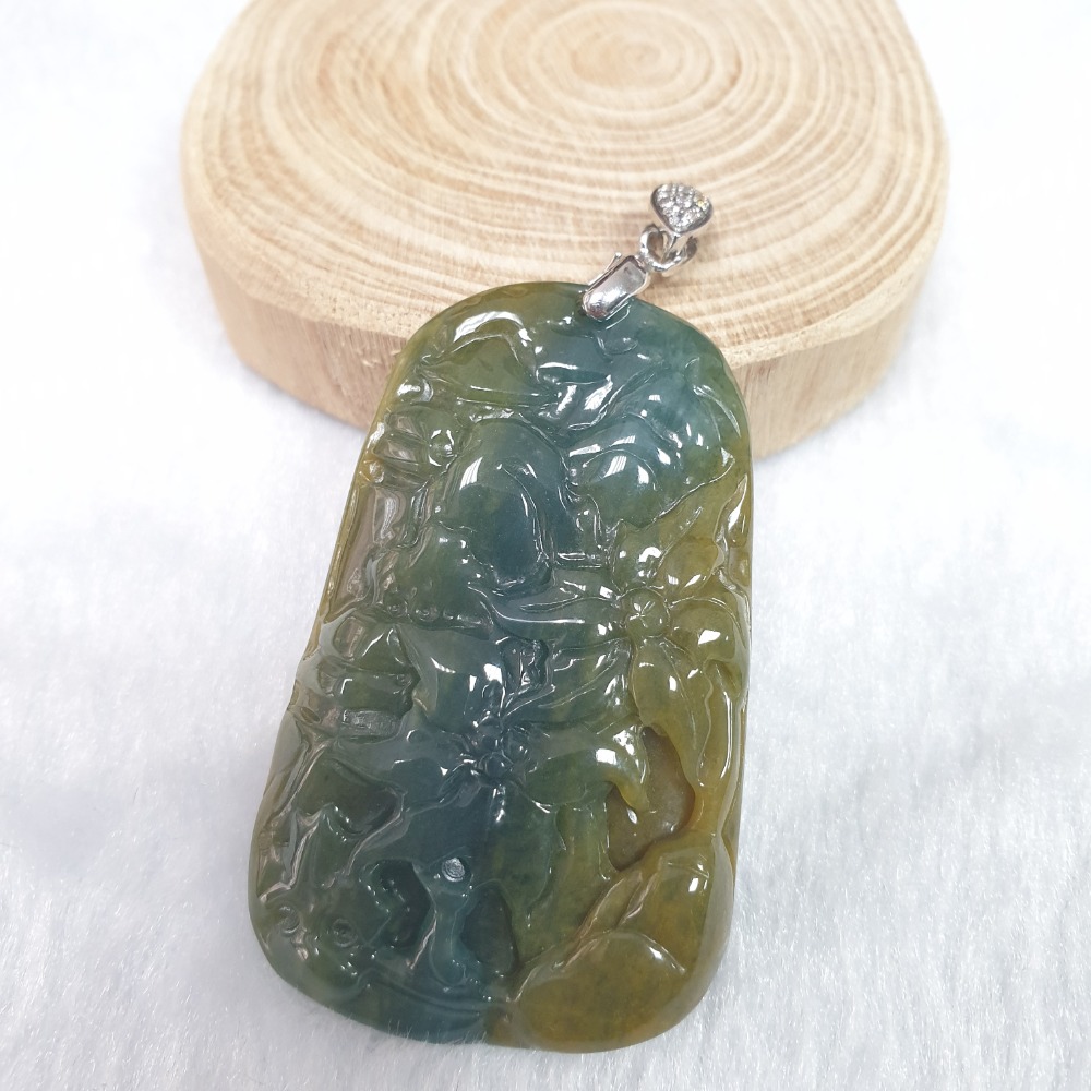 逸品軒～天然翡翠A貨-Z6607-瓜料雙色山水墜子 長51.4mm寬31.4mm厚7.5mm 💰售價1500元-細節圖3