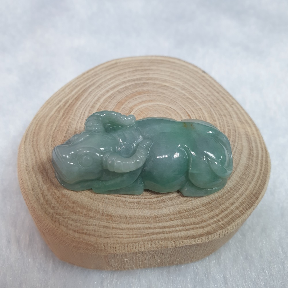 逸品軒～天然緬甸玉A貨-Z6612-牛墜子/小擺件 長40.7mm寬20.7mm厚9.6mm 💰售價1800元-細節圖4