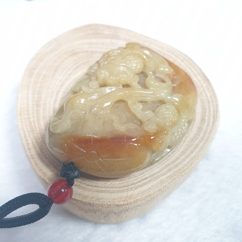 逸品軒～天然緬甸玉A貨-Z6690-黃翡荷包滿滿墜子 長43.8mm寬33.8mm厚11.3mm 💰售價2800元-細節圖3
