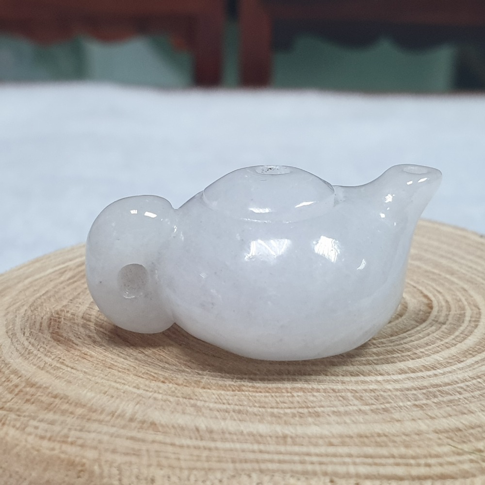 逸品軒～天然緬甸玉A貨-O0458-翡翠茶壺小擺件（有孔可當包掛/吊飾） 直徑30.5mm寬20.7mm厚14.4mm-細節圖4