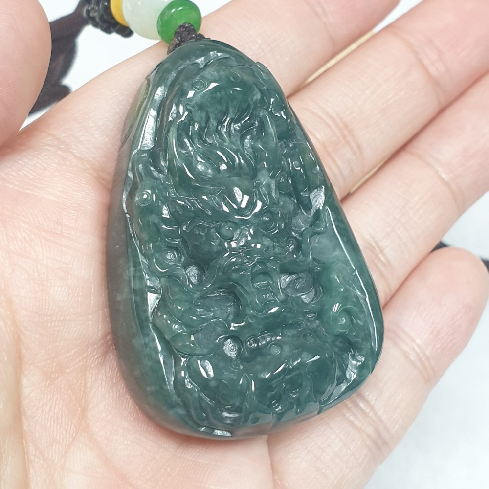逸品軒~天然翡翠A貨-Z6718-瓜料龍牌墜子 長47.1mm寬32.8mm厚10.8mm ♥️售價680元-細節圖5