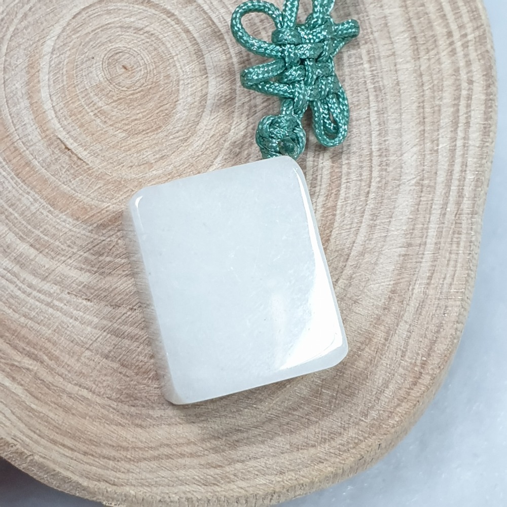 逸品軒~天然緬甸玉A貨-O0473-翡翠麻將吊飾-長16.8mm寬13.8mm厚10.1mm  ♥️售價350元-細節圖2