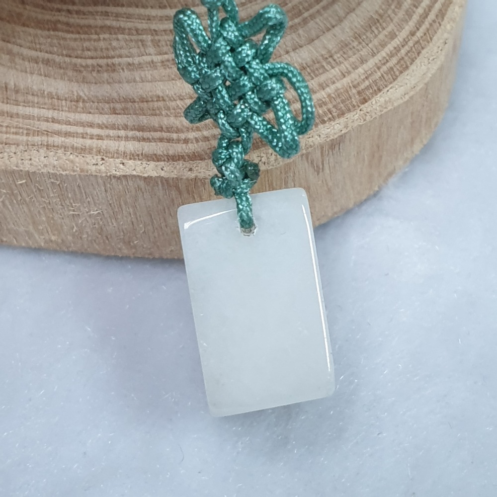 逸品軒~天然緬甸玉A貨-O0473-翡翠麻將吊飾-長16.8mm寬13.8mm厚10.1mm  ♥️售價350元-細節圖4