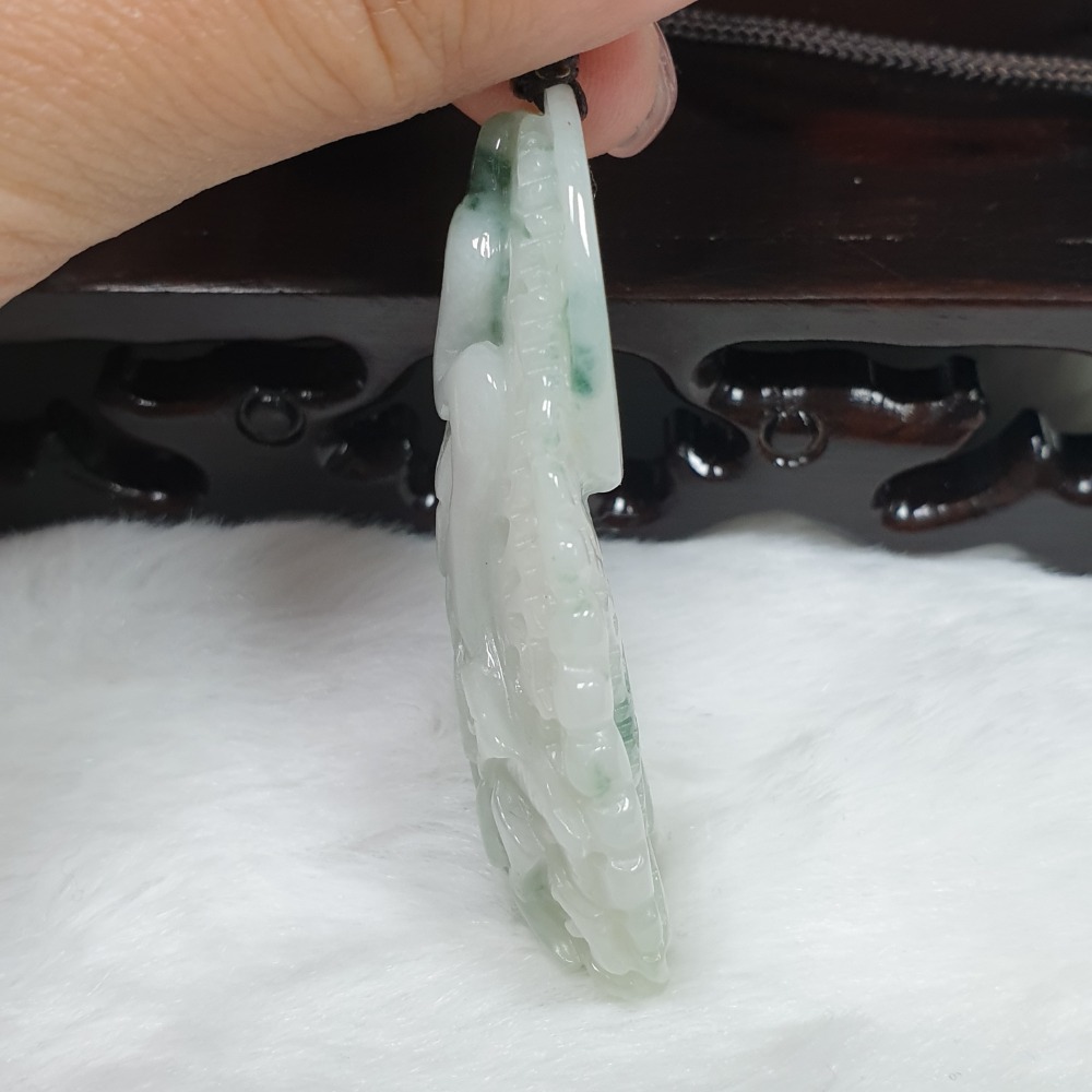 逸品軒~天然緬甸玉A貨-Z6734-細糯飄花鳳凰墜子-  長約53.9mm寬約28.3mm  厚約10.7mm-細節圖4