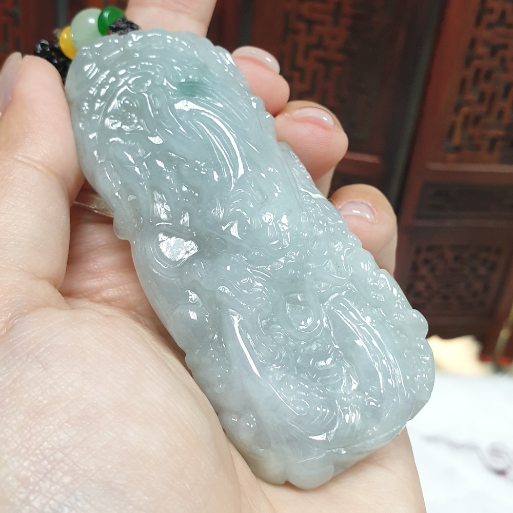 逸品軒~天然緬甸玉A貨-Z6737-冰糯龍牌墜子 長76.1mm寬33.8mm厚11.2mm 💰售價2980元-細節圖5