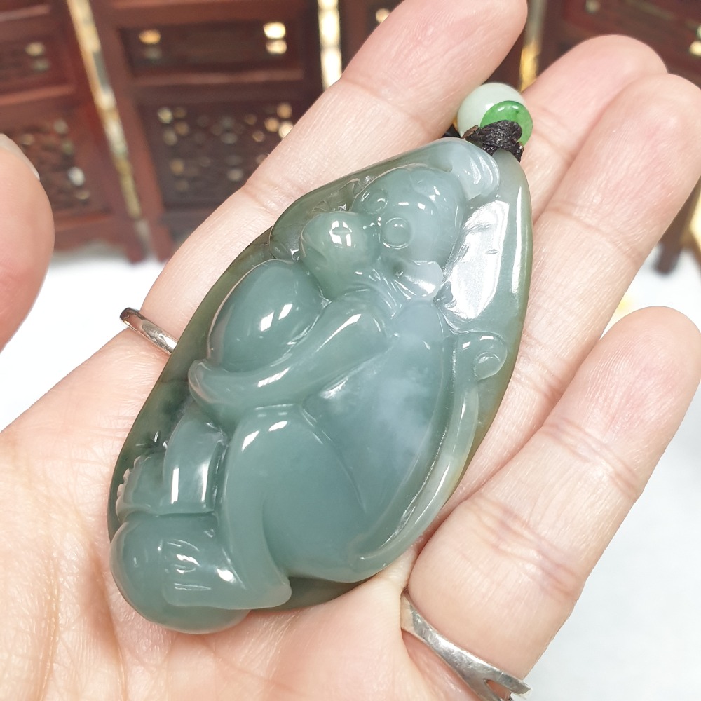 逸品軒~天然緬甸玉A貨-Z6750-帶皮猴抱桃墜子 長60.2mm寬33.4mm厚17.2mm 💰售價2200元-細節圖5