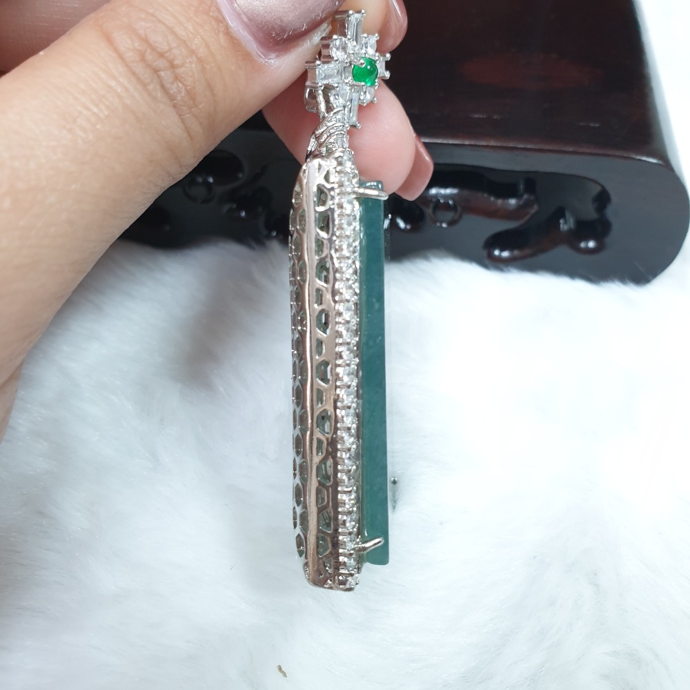 逸品軒～天然翡翠A貨-Z6792-瓜料無事牌墜子 長42.6mm寬28.3mm厚10.2mm-細節圖3