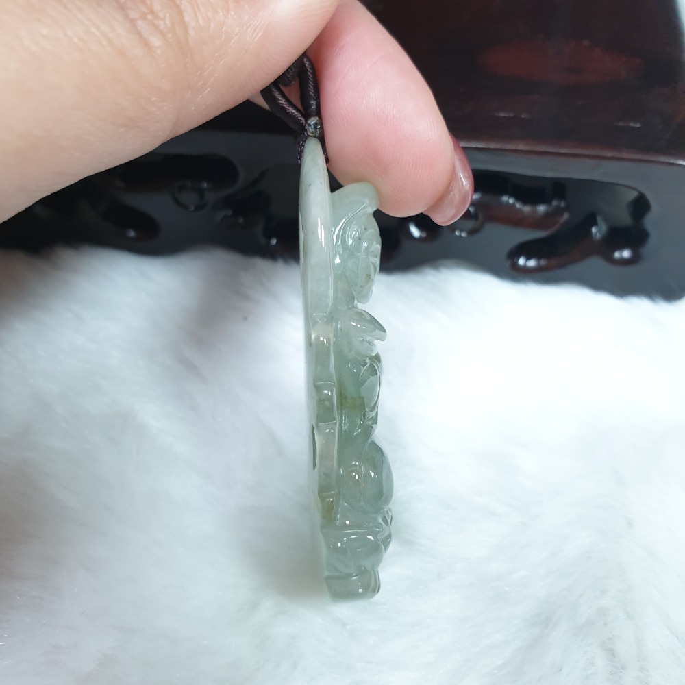 逸品軒~天然緬甸玉A貨-Z6793-冰糯觀音墜子 長48mm寬28.9mm厚約8.8mm 💰售價2680元-細節圖3