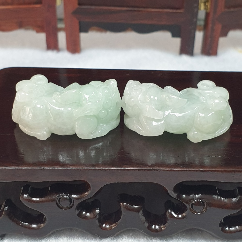 逸品軒~天然緬甸玉A貨-Z6861-冰糯如意貔貅墜子／小擺件（一對） 長32.2mm寬18.8mm高12.8mm-細節圖2