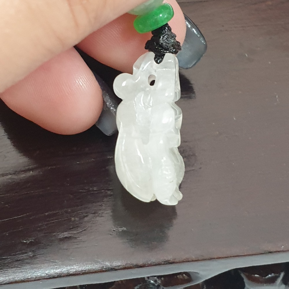 逸品軒～天然緬甸玉A貨-Z6896-冰糯紫羅蘭蒼蠅(常贏)墜子  長20.5mm寬15.6mm厚8.4mm-細節圖3