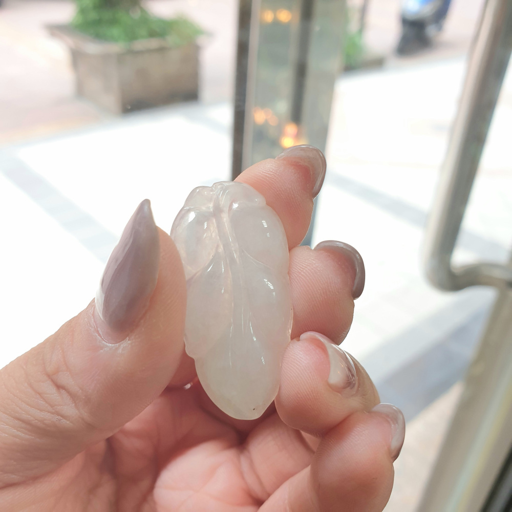 逸品軒～天然翡翠A貨-Z6937-冰糯葉子墜子-細節圖2