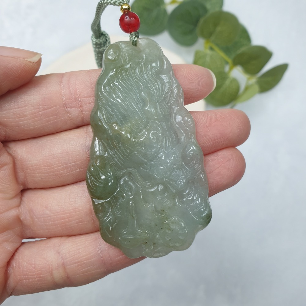 逸品軒～天然緬甸玉A貨-Z6985-冰糯龍牌墜子 長61.4mm寬32.9mm厚7.7mm-細節圖4