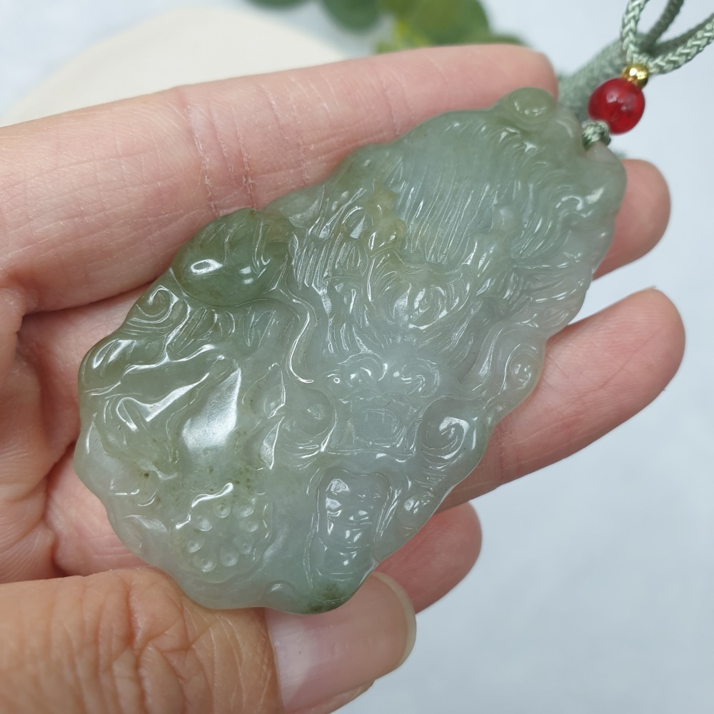 逸品軒～天然緬甸玉A貨-Z6985-冰糯龍牌墜子 長61.4mm寬32.9mm厚7.7mm-細節圖6