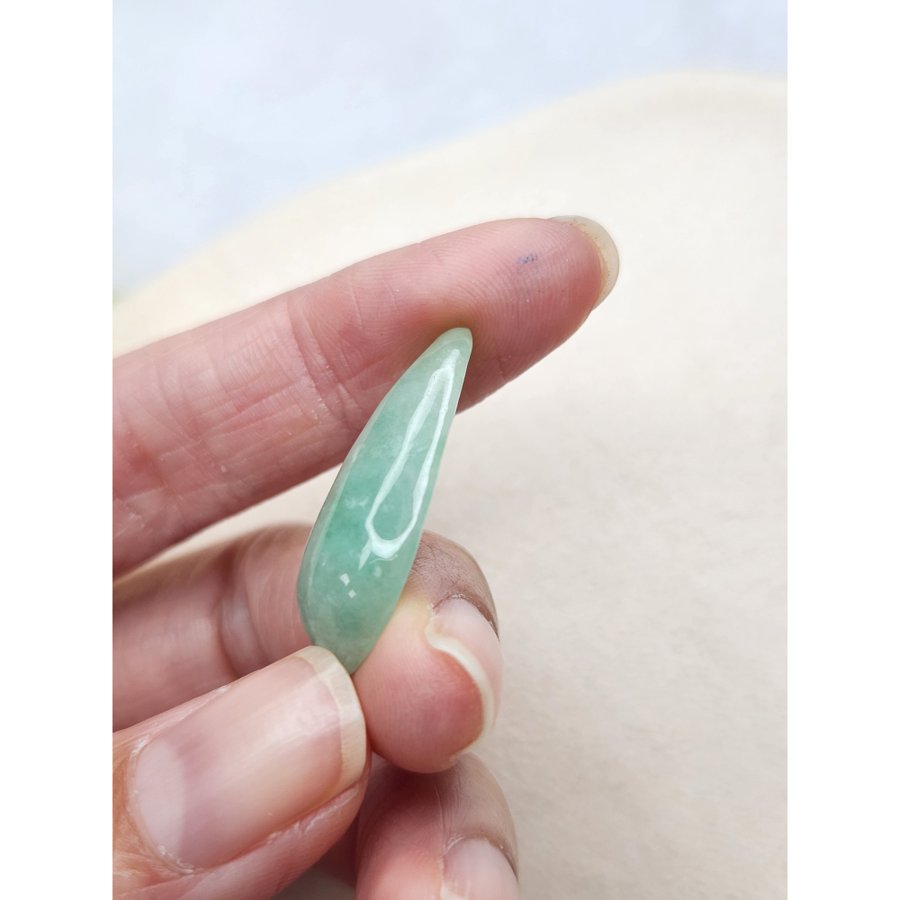 逸品軒～天然緬甸玉A貨-Z7033-果綠福瓜墜子長28.1mm寬13.8mm厚6.2mm-細節圖6