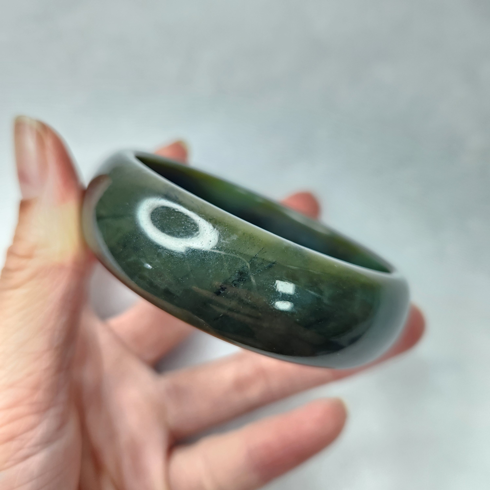 逸逸品軒～天然和田玉鐲-B1649  寬19.1mm厚7mm內徑59.8mm約19圍 無紋無摳-細節圖2