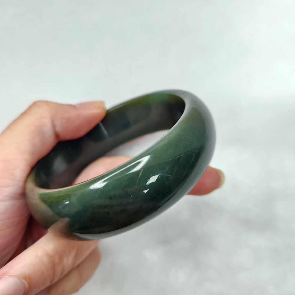 逸逸品軒～天然和田玉鐲-B1649  寬19.1mm厚7mm內徑59.8mm約19圍 無紋無摳-細節圖3