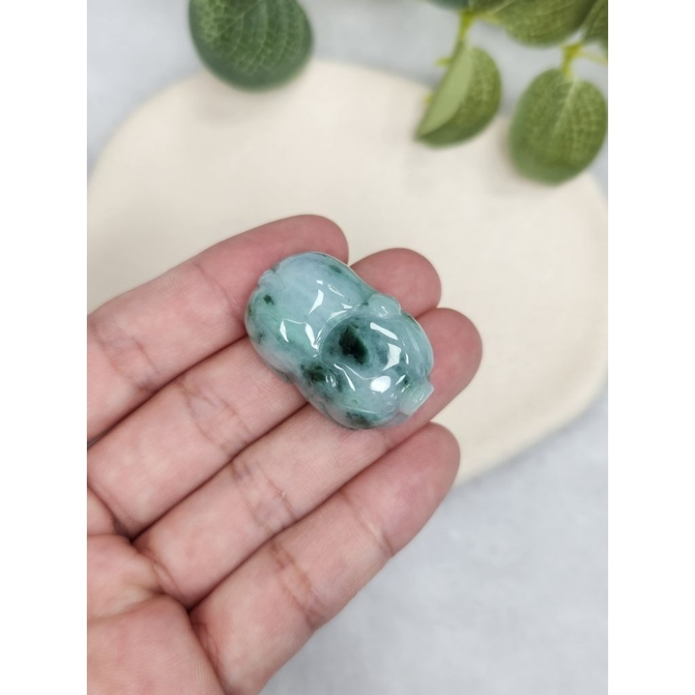 逸品軒～天然緬甸玉A貨-Z7099-飄花豬墜子/小擺件✅️長約30.5mm寬約18.6mm厚約13mm-細節圖7