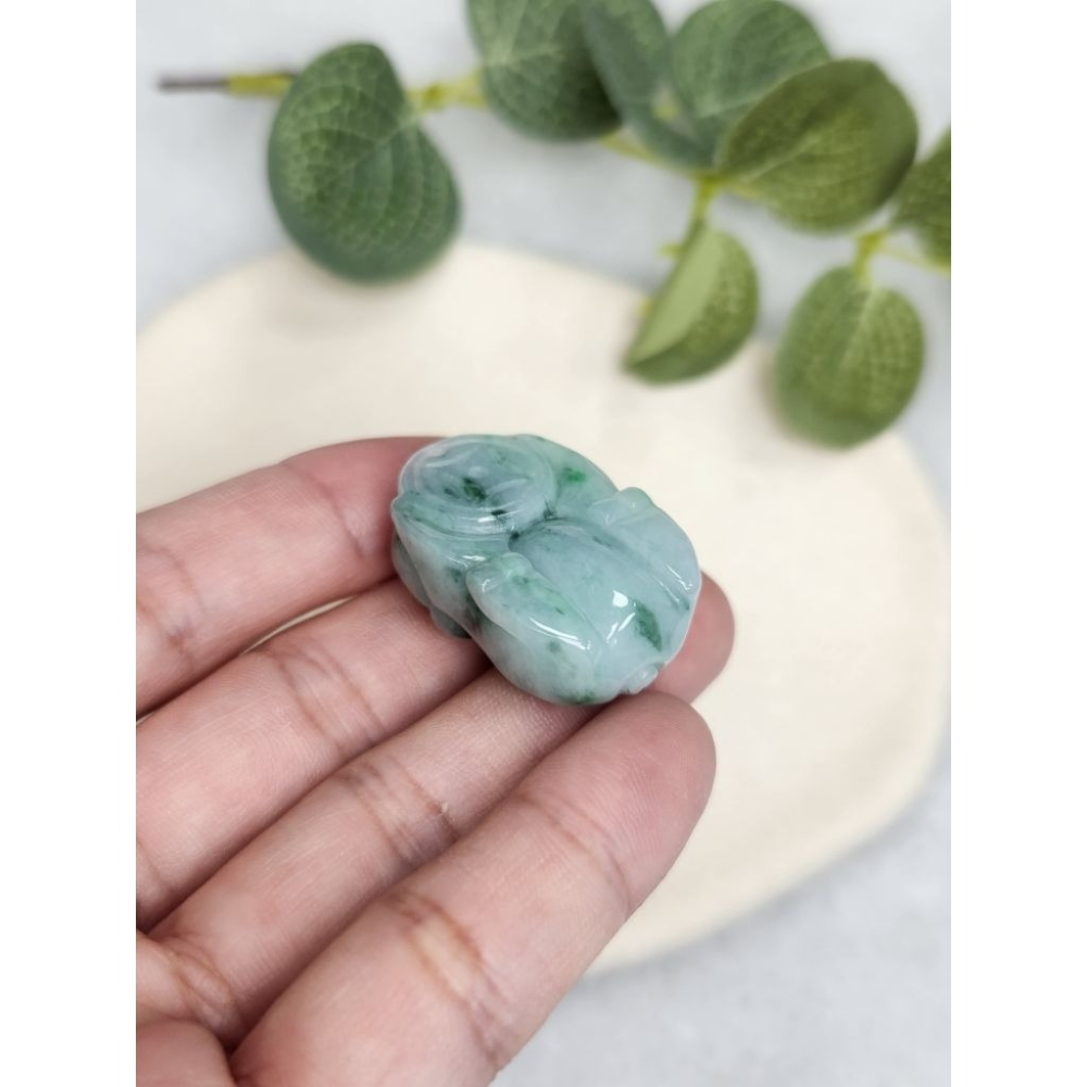 逸品軒～天然緬甸玉A貨-Z7099-飄花豬墜子/小擺件✅️長約30.5mm寬約18.6mm厚約13mm-細節圖8