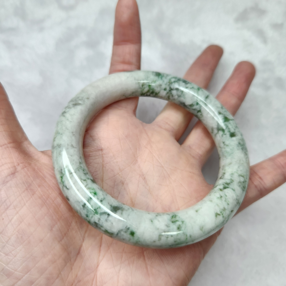 逸品軒～天然緬甸玉A貨-B1679-花青圓骨鐲  寬12.6mm內徑57.5mm約18.5圍  • 無紋無摳-細節圖2