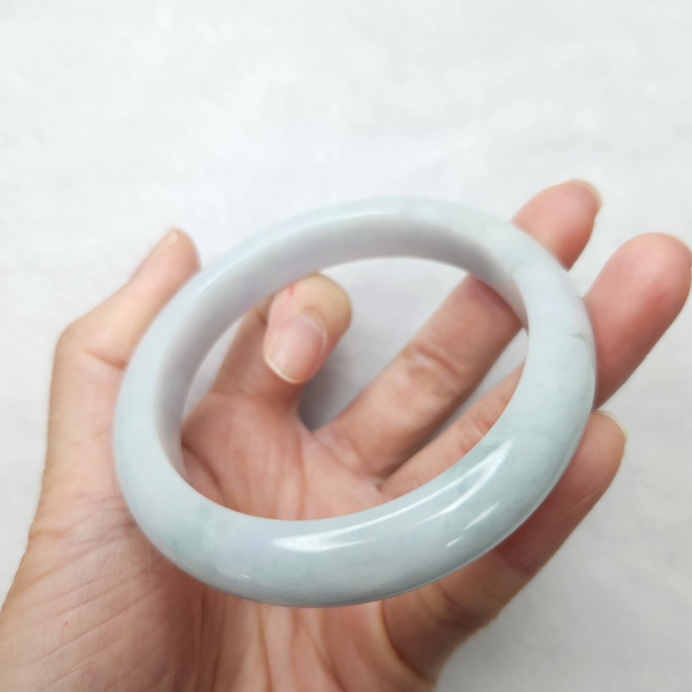 逸品軒～天然緬甸玉A貨-B1657-淡藍綠玉鐲  寬11.6mm厚8.4mm內徑57.7mm約18.3圍  •有紋無摳-細節圖7