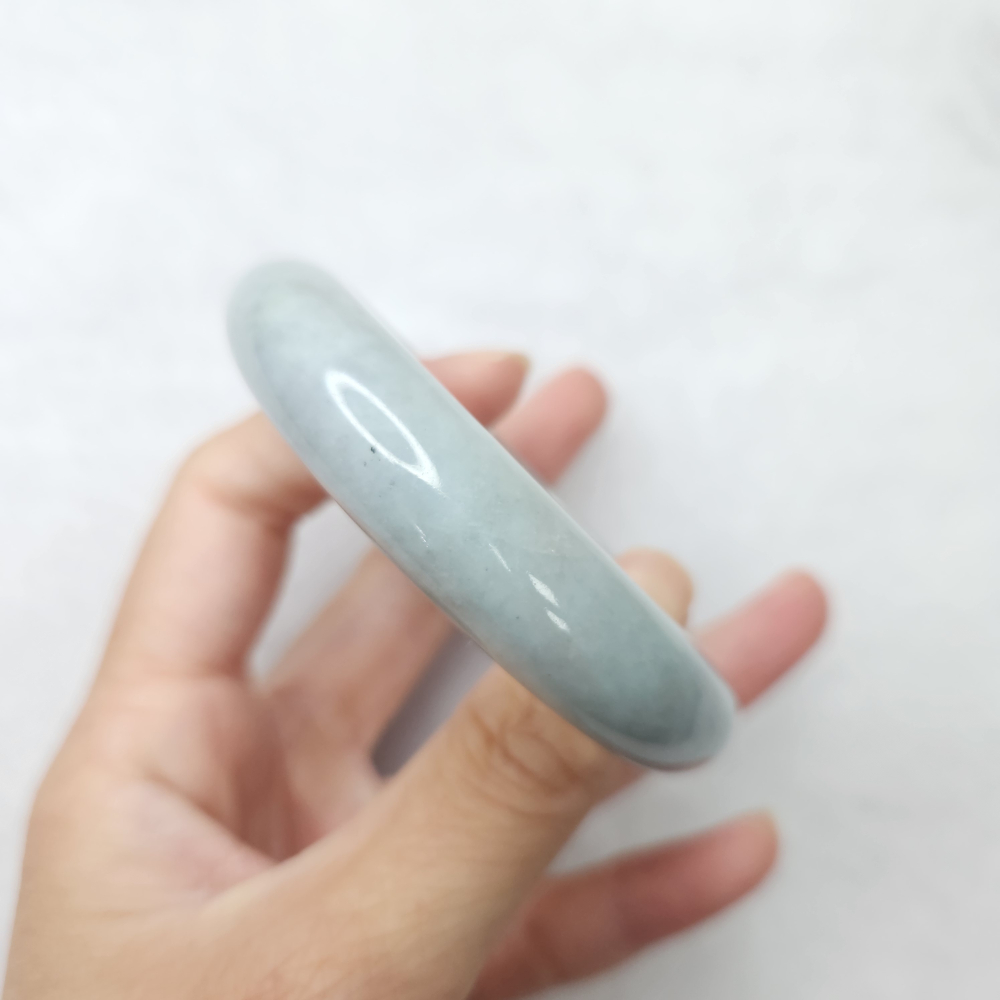 逸品軒～天然緬甸玉A貨-B1690-細糯烏雞玉鐲  寬13.6mm厚8.7mm內徑58.3mm約18.5圍  •有紋微摳-細節圖5