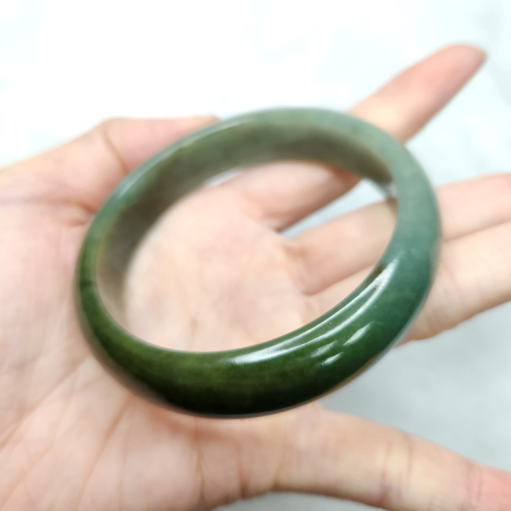 逸品軒～天然緬甸玉A貨-B1677-油青玉鐲  寬14.2mm厚7.3mm內徑58.5mm約18.6圍  •無紋無摳-細節圖5