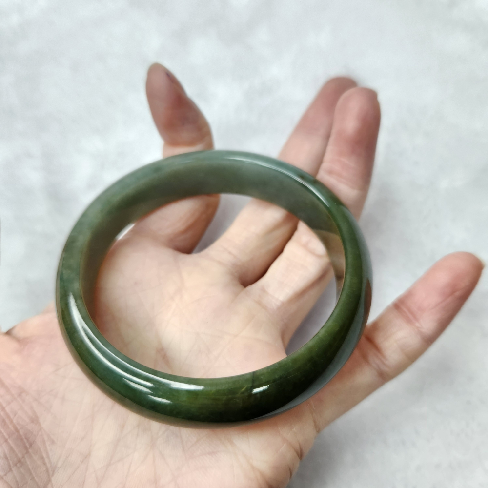 逸品軒～天然緬甸玉A貨-B1677-油青玉鐲  寬14.2mm厚7.3mm內徑58.5mm約18.6圍  •無紋無摳-細節圖6