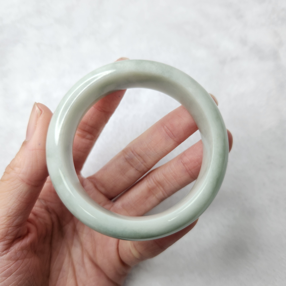 逸品軒～天然緬甸玉A貨-B1682-細糯寬版玉鐲  寬17.4mm厚7.9mm內徑53.5mm約17圍  •有紋無摳-細節圖2